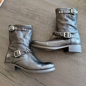 100% Leather Boots Made in Italy